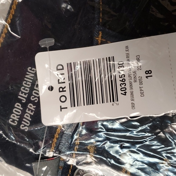 ❤️NWT VINTAGE TORRID CROP JEGGING JEANS - SUPER SOFT - 3 BUTTON WAIST PLUS SIZE - Picture 7 of 13